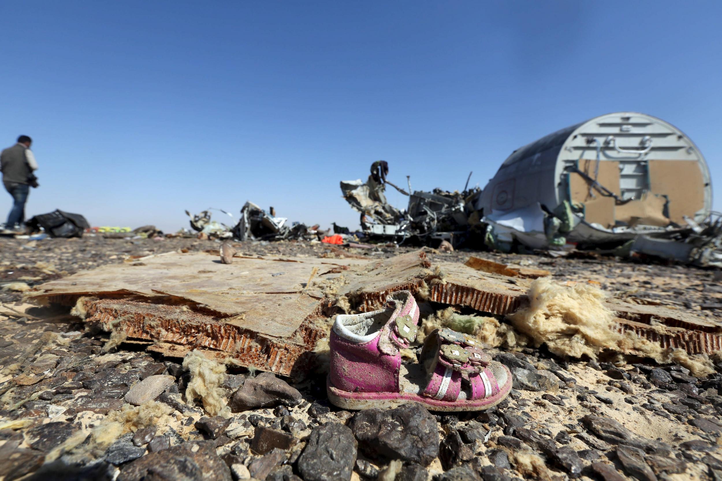 Egypt Plane Crash: Russian Airliner 'broke Up In Mid-air', Claims ...